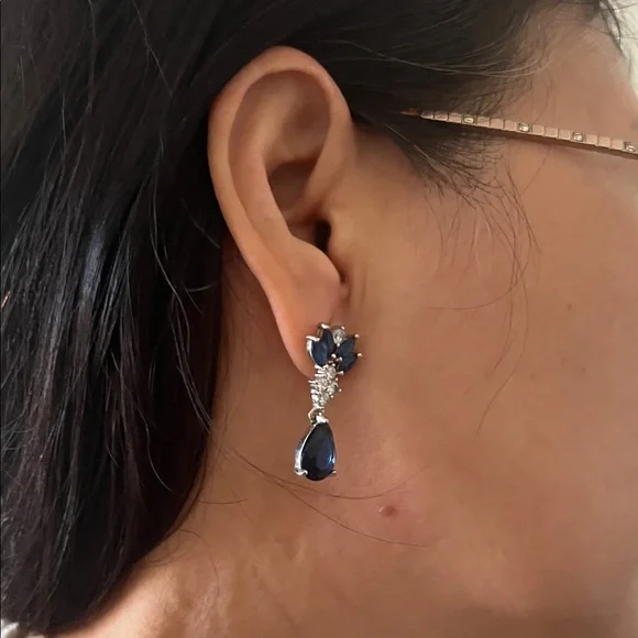 # 0873+Elegant Blue Sapphire Cubic & Drops Earrings in 925 Silver. - Picture 3 of 9